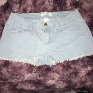 No Boundaries Size 13 Jean Shorts